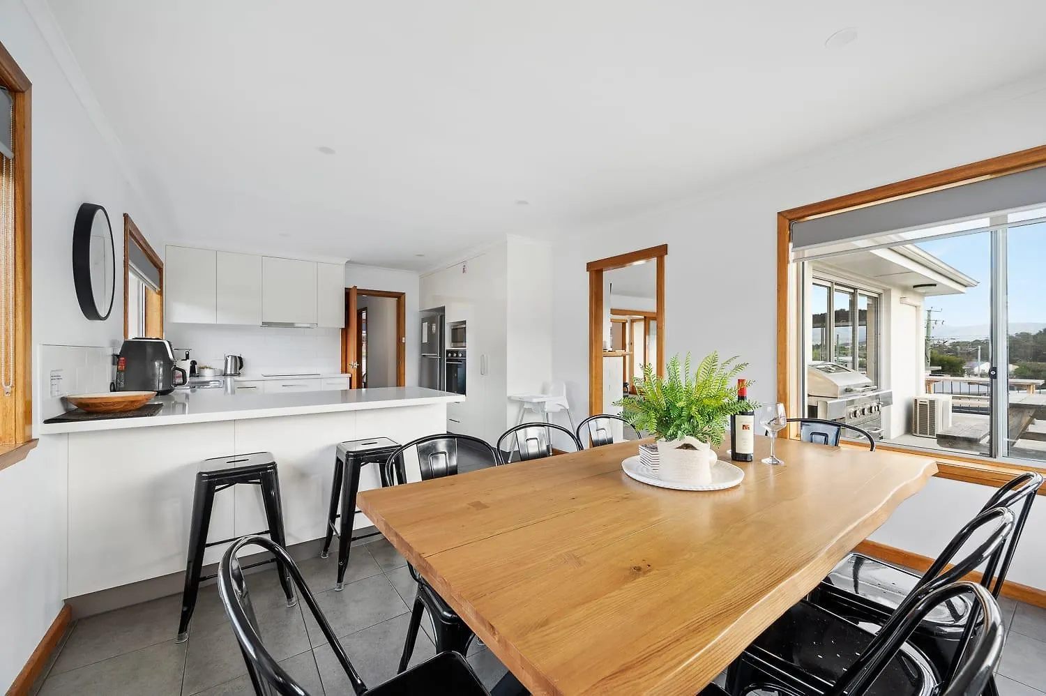 Residence At 165 Great For Large Groups Sleeps 11 Hobart